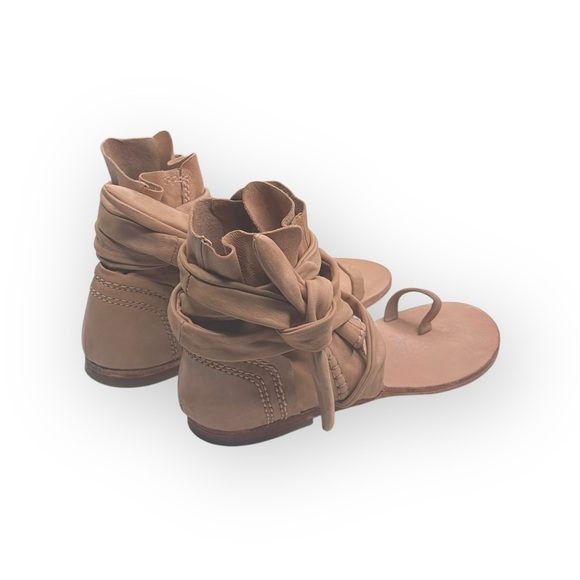 Free People 𖦹 Delaney Wrap Boot Toe Ring Leather Sandal 𖦹 Khaki 𖦹 39 8M 8.5M 9M - Picture 2 of 16